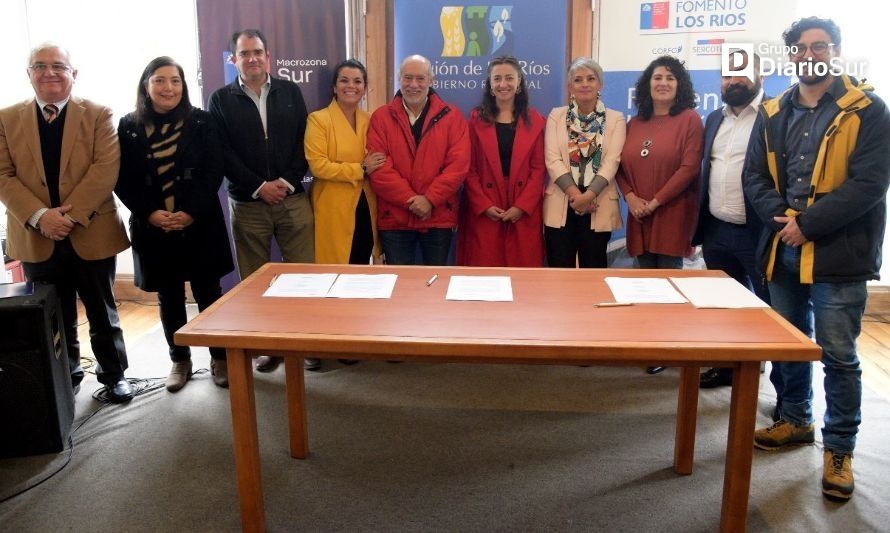 Ministerio de Ciencia, Gobierno Regional y Fomento Los Ríos firman convenio