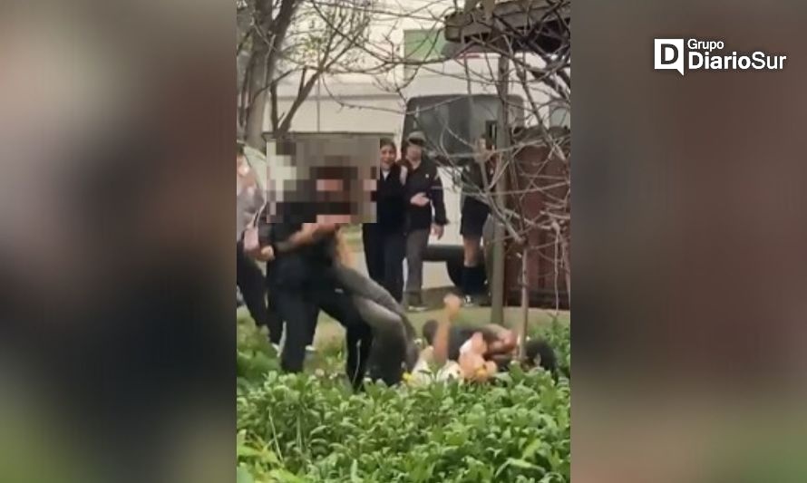 Video muestra una violenta pelea cerca de liceo de Paillaco