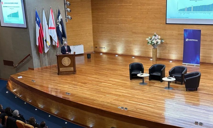 Ex ministro Felipe Larraín expuso en seminario del Encuentro Empresarial del Sur 2023