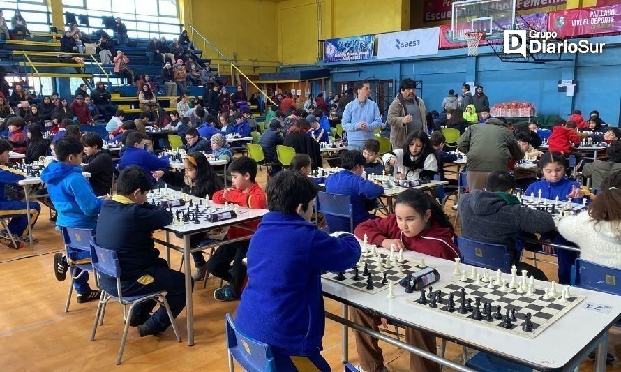 Paillaco fue capital del deporte ciencia y reunió a 140 competidores en regional de ajedrez