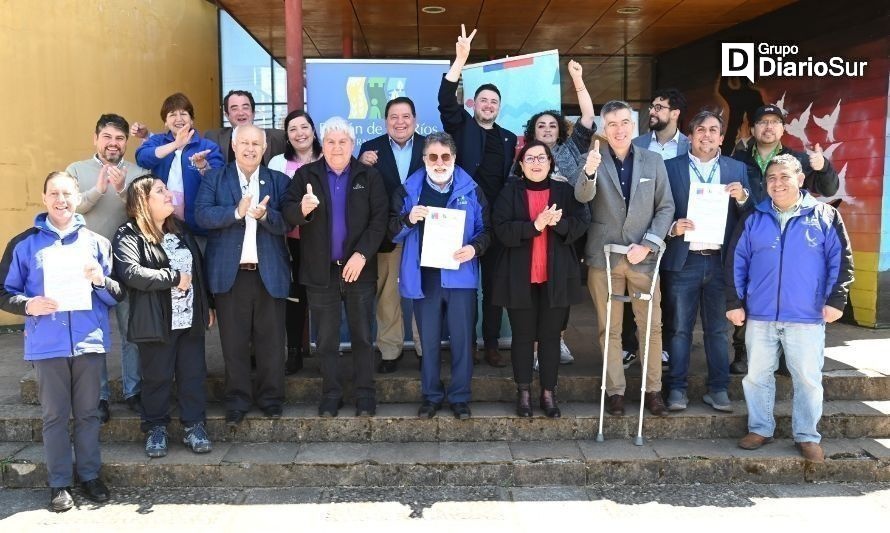 Minvu y GORE firman convenio y anuncian nuevos territorios para pequeñas localidades en Los Ríos
