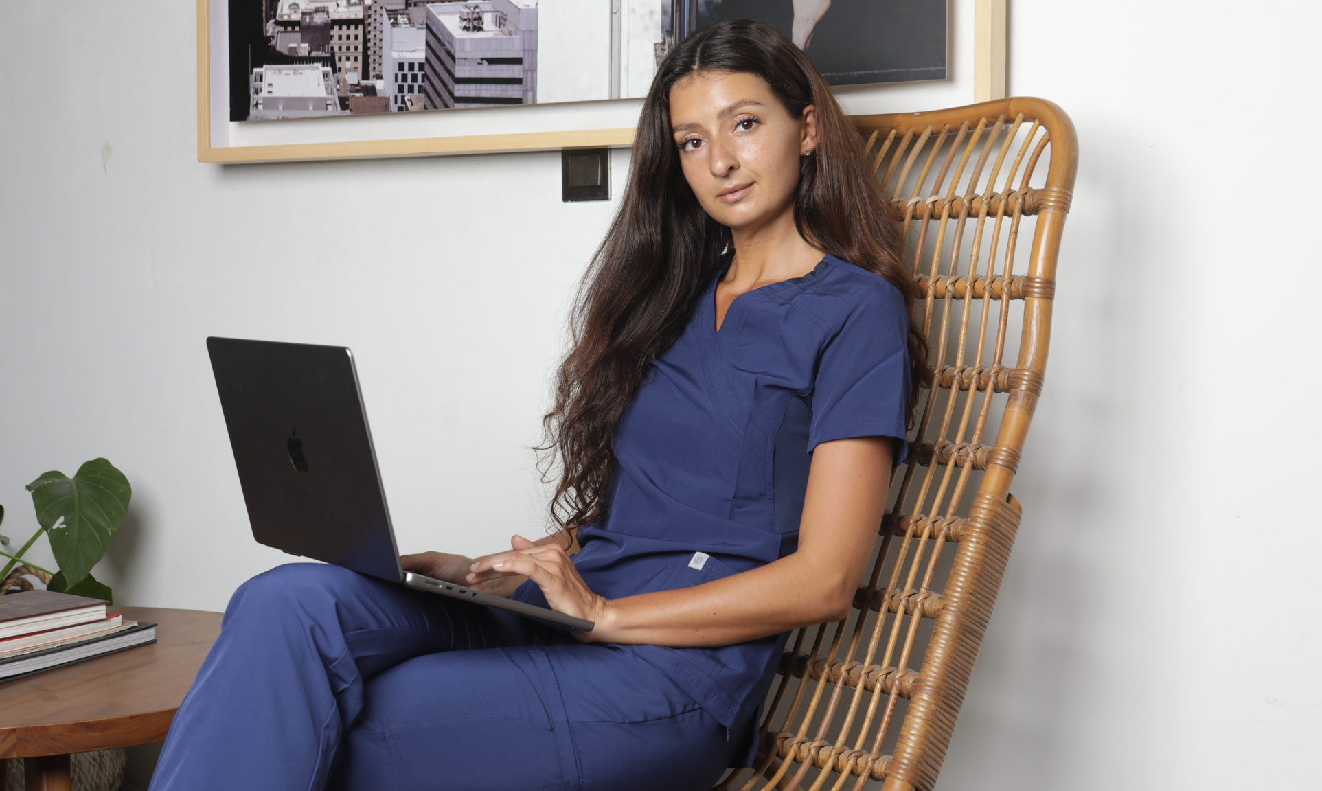 Materiales para Uniformes Clínicos de Enfermería: Comodidad, Durabilidad y Estilo