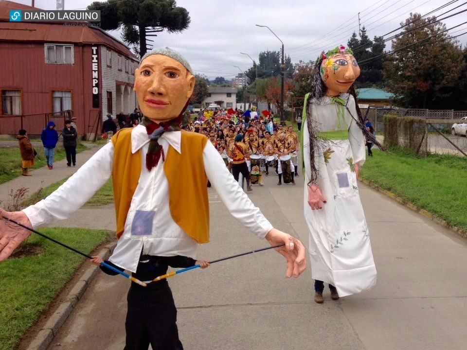 Carnaval del Río San Pedro: Juvenal El Balsero llenó de baile y cultura las calles de Los Lagos