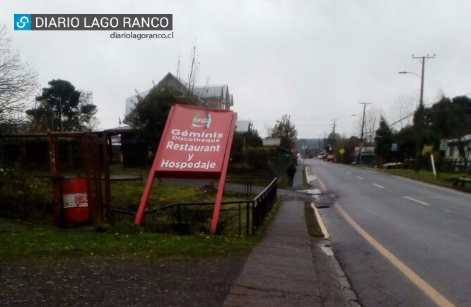 Reportan caídas de árboles por fuertes ráfagas de viento en Provincia del Ranco