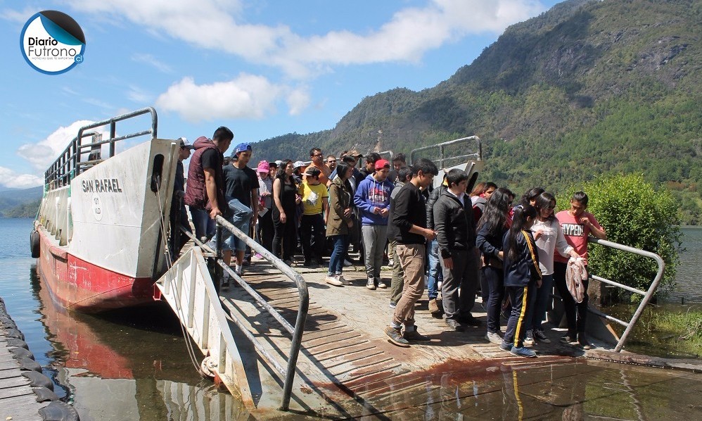 Estudiantes revivieron la ruta que siguió Neruda en su paso por la región en 1949