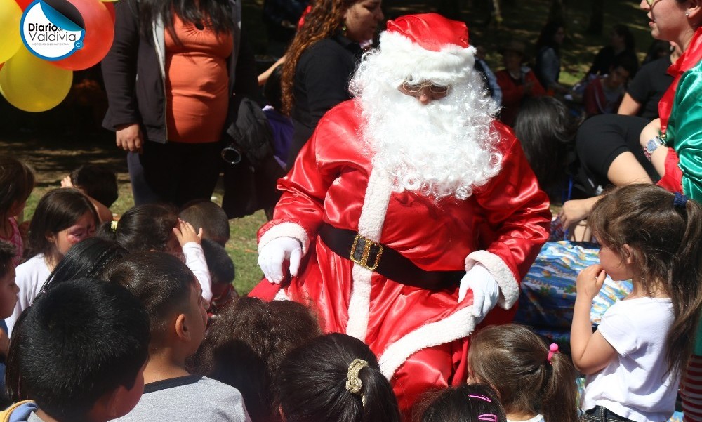 Niños del Sename Los Ríos celebraron la navidad