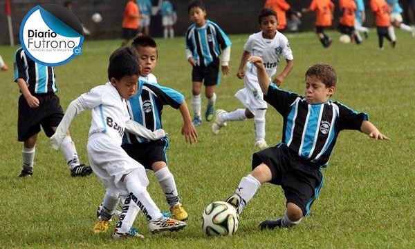 Fundación Fútbol Más implementa talleres sociodeportivos en la Provincia del Ranco