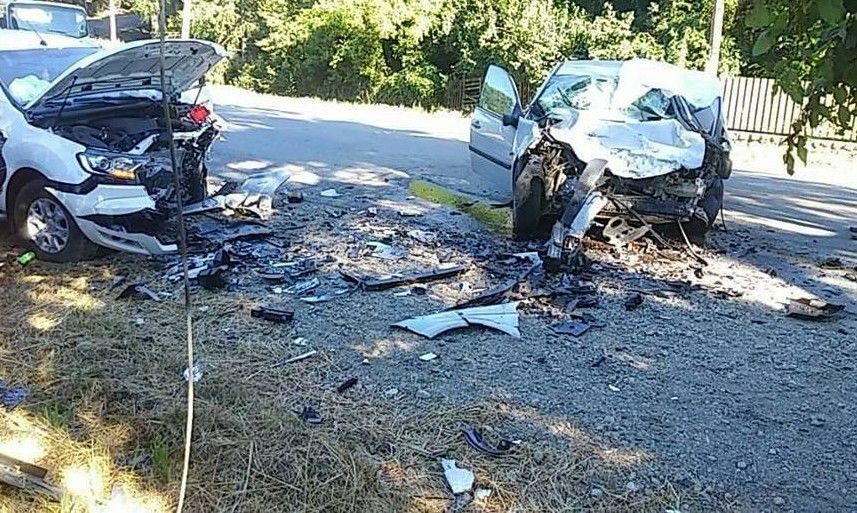 Los Lagos-Panguipulli:Tres personas murieron en violenta colisión frontal