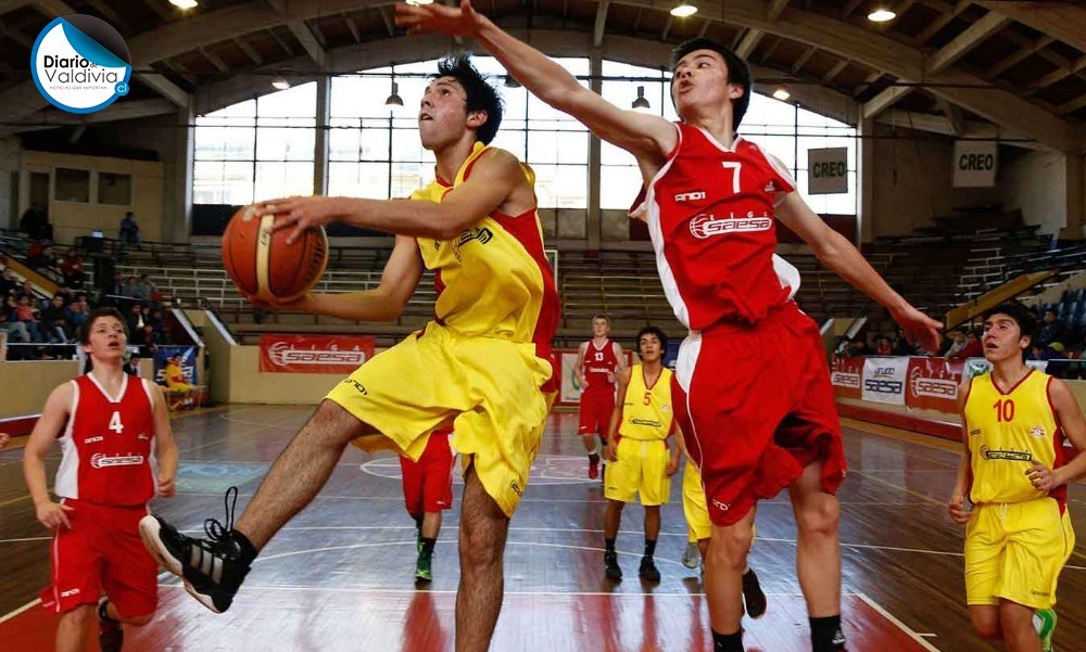 Evento deportivo "Liga Saesa" cumple 20 años haciendo básquetbol en Valdivia