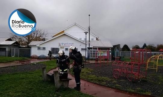 Alarma de bomberos por emanación de gas en Jardín infantil de Río Bueno