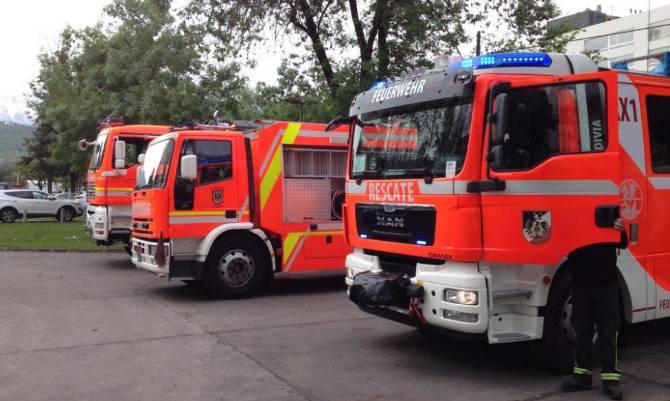 Diputados piden modificar ley de tránsito para eximir a vehículos de bomberos de normas de peso y dimensiones