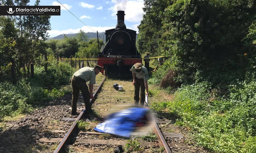 Hombre falleció y joven grave tras ser atropellados por Locomotora 620