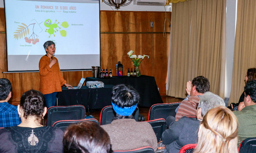 En La Unión realizaron charla enfocada en la historia y rol de la mujer en la cerveza