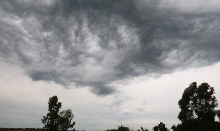 Se declara Alerta Temprana Preventiva para la región de Los Ríos por tormentas eléctricas