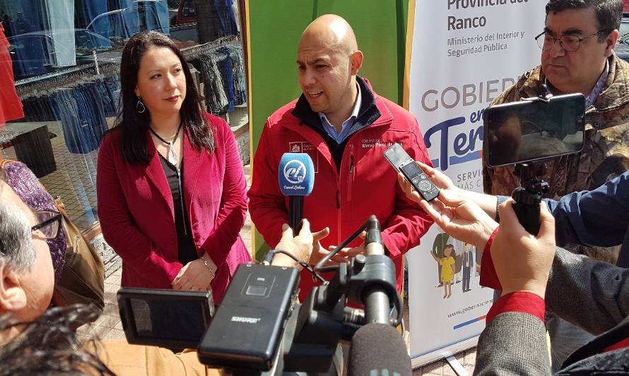 Gobernador del Ranco y comerciantes llaman a usuarios a elegir pymes locales y sumarse a su recuperación