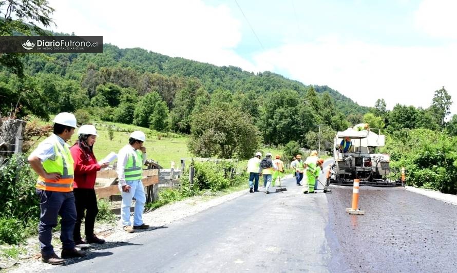 Buena noticia: MOP informa 60% de avance en asfaltado ruta Arquilhue-Maihue