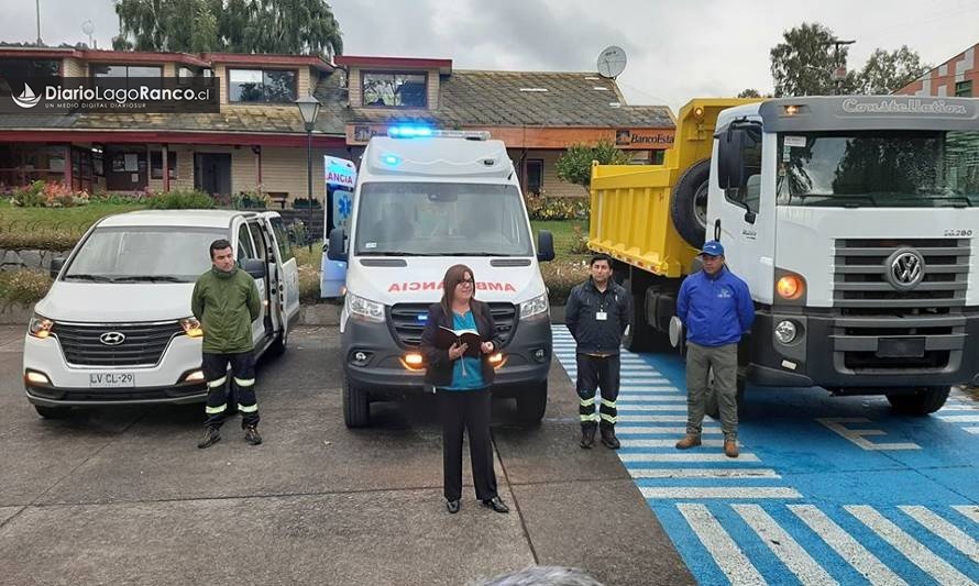 
Lago Ranco dio la bienvenida a 3 nuevos vehículos municipales 