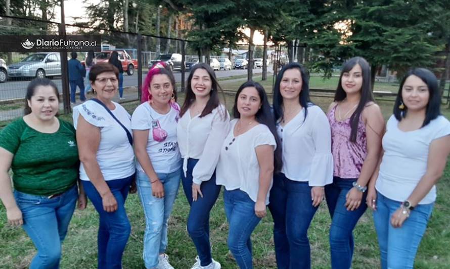 Nontuelá rompe estereotipos con 8 candidatas a reina de todas las edades