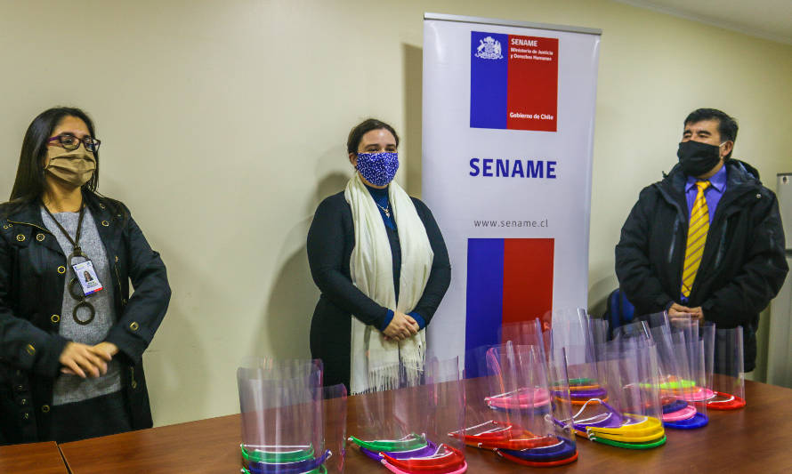 Sename Los Ríos donó protectores faciales 3D a Cesfam de Paillaco