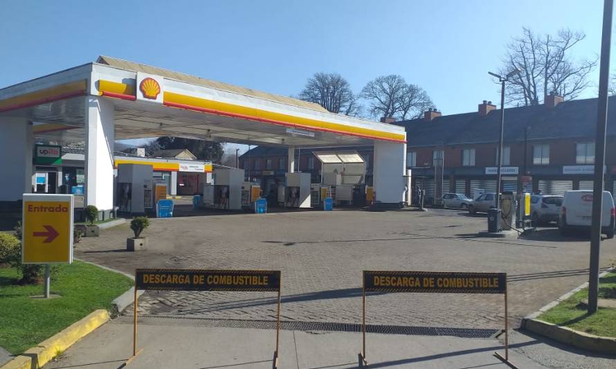 Valdivia espera nuevos suministros de gasolina durante este domingo