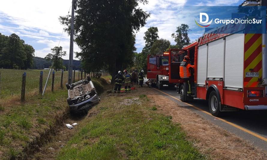 Dos lesionados dejó accidente en ruta Futrono-Nontuelá