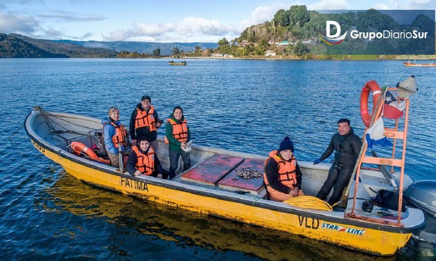 Entregaron becas a hijos de pescadores artesanales de Los Ríos