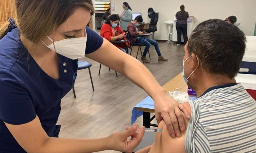 En el Ranco: Les llegó el turno de vacunarse a los menores de 30 