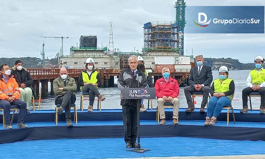 Presidente Piñera visitó obras del puente Chacao