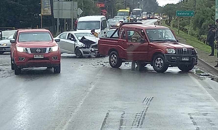 Se reporta accidente vehicular en salida sur de Valdivia