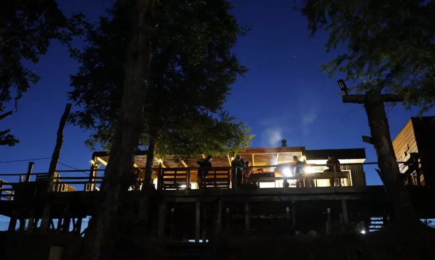 Lodge ubicado a orillas del río Bueno lanza plan familiar (10 personas) para fines de semana
