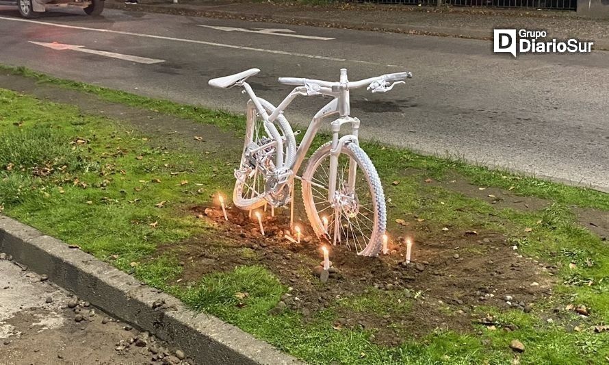 Con bicianimita honran memoria de joven atropellado en Valdivia