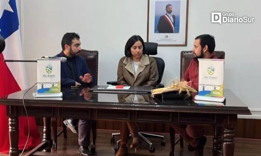Loas alcaldes de Los Lagos y Río Bueno, más el administrador de la Municipalidad de La Unión se refirieron al tema. Créditos: Asociación de Municipalidades Los Ríos.