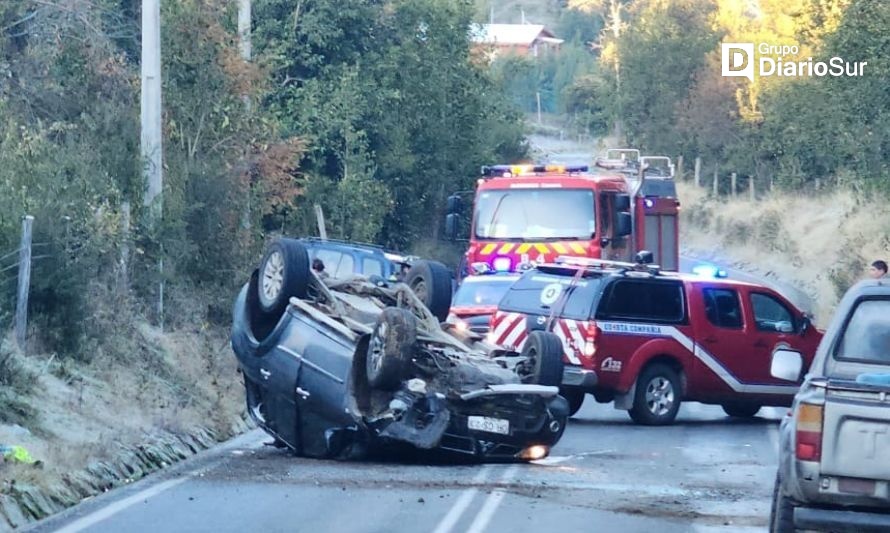 Auto volcó en ruta camino Coñaripe