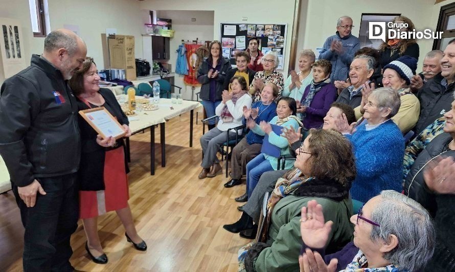 Coro de personas mayores de La Unión recibió apoyo del Fosis