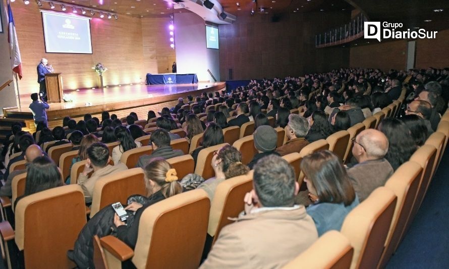 600 nuevos profesionales se titularon en Valdivia