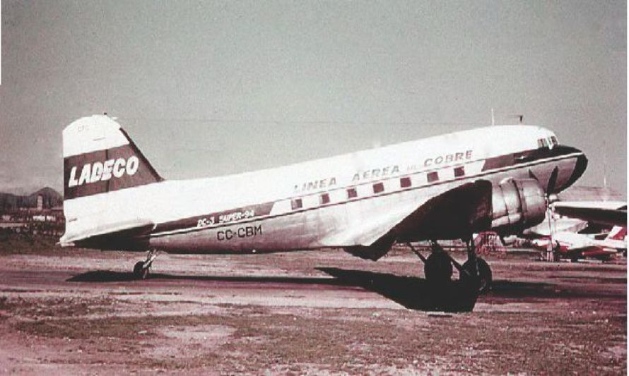 Un viejo avión Ladeco Douglas DC-3 CC-CBM, salió de Cerrillos rumbo a Coyhaique, aquella fatídica mañana, pleno invierno de 1968.