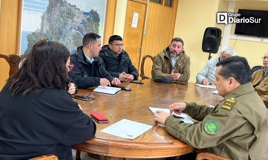 El encuentro se desarrolló en la Delegación Presidencial Regional y contó con la presencia de la delegada Carla Peña y del general de zona Alex Muñoz. Crédito: cedida.
