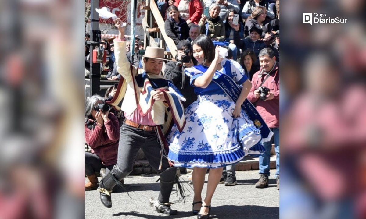 Jóvenes valdivianos van a Nacional de Cueca Huasa