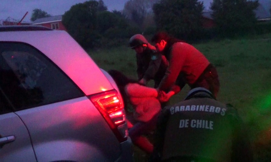 Carabineros detuvo a trío que comercializaba drogas en Paillaco